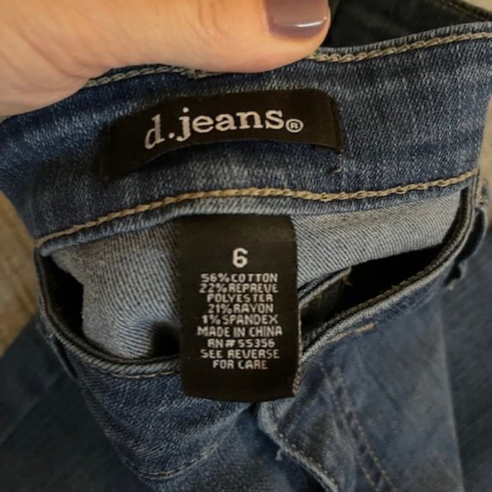 Women's Jeans - Picture 2 of 4